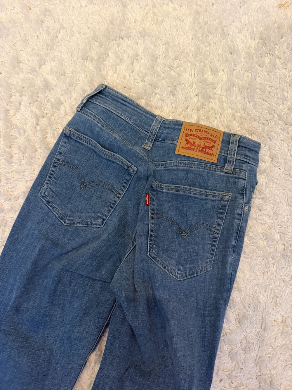 Levi's Skinny blue Denim Jeans - Classic Back Pocket Style